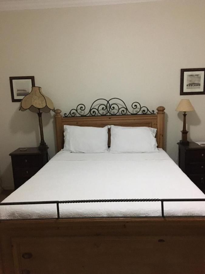 Villa Serena Bed & Breakfast 엠부 외부 사진