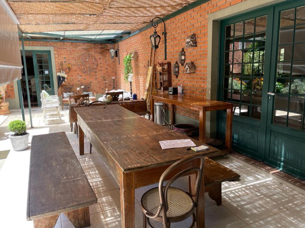Villa Serena Bed & Breakfast 엠부 외부 사진
