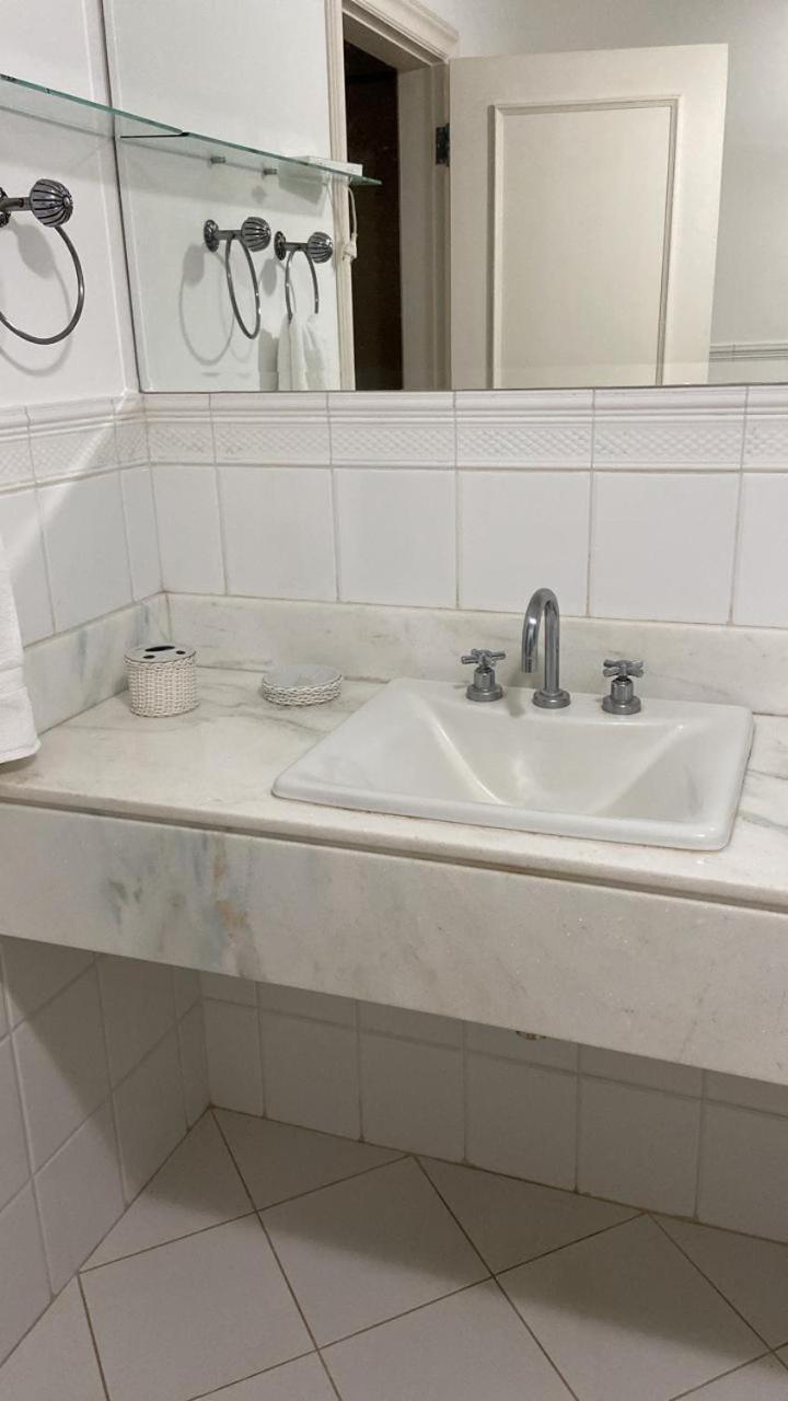 Villa Serena Bed & Breakfast 엠부 외부 사진