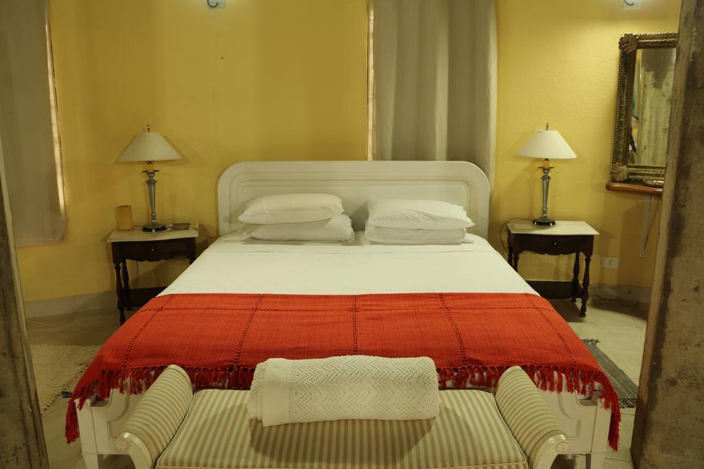 Villa Serena Bed & Breakfast 엠부 외부 사진