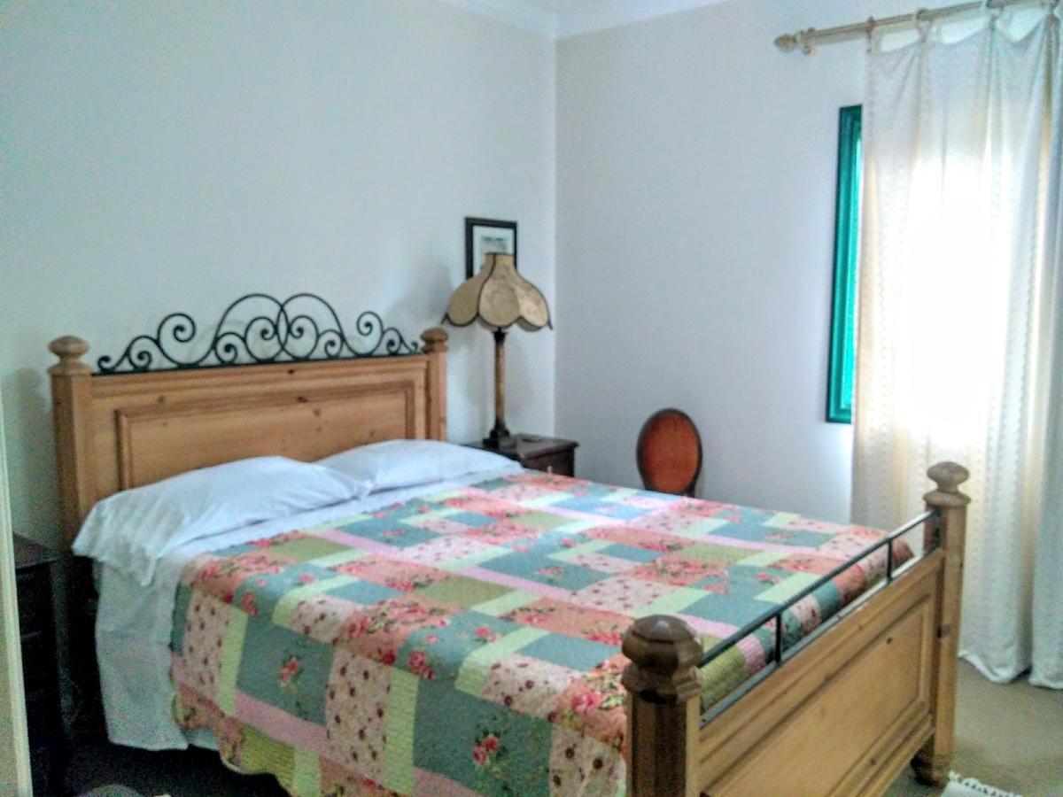 Villa Serena Bed & Breakfast 엠부 외부 사진
